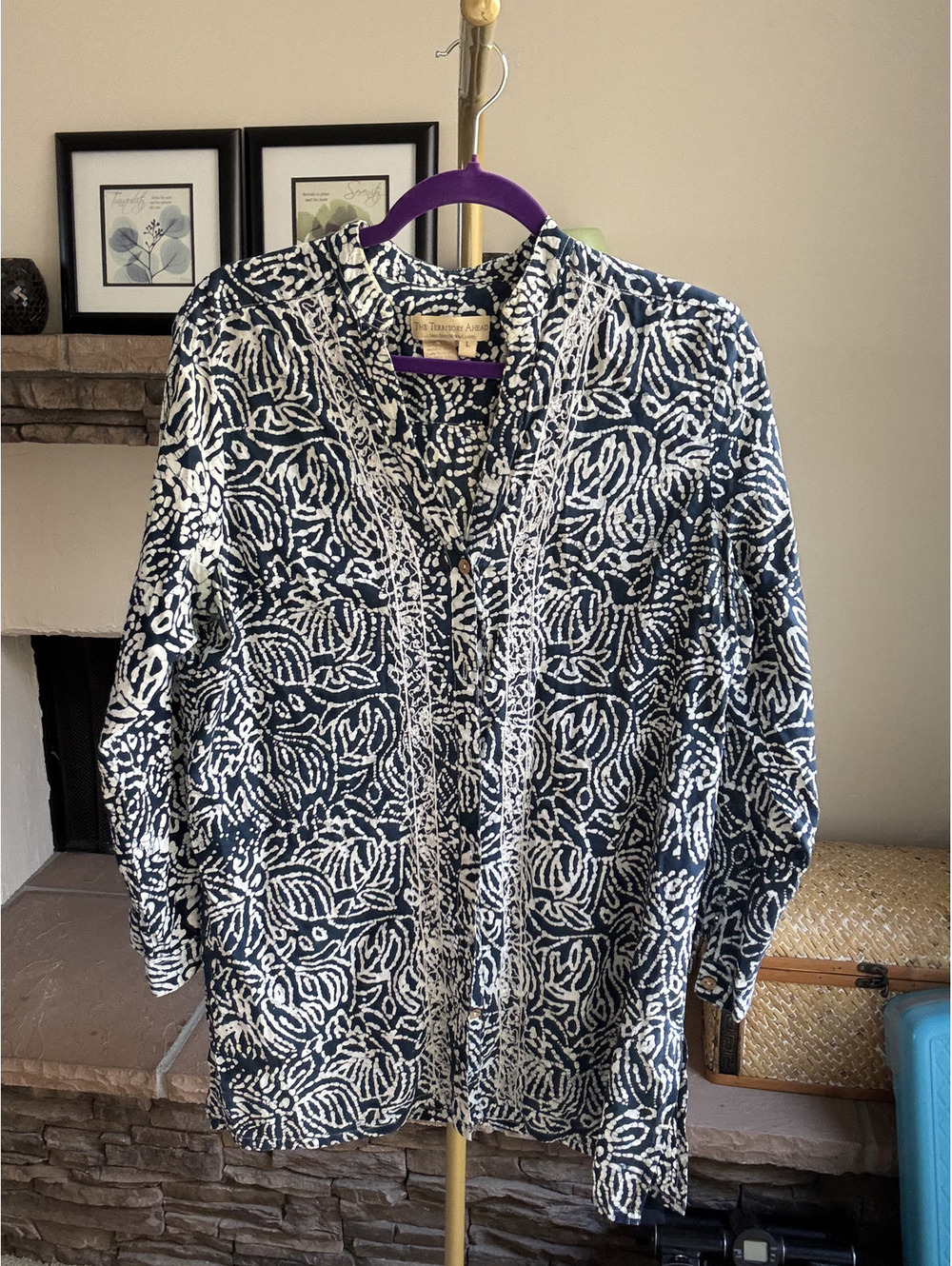 Territory Ahead Dark-blue and cream abstract-print tunic button-down Size Large